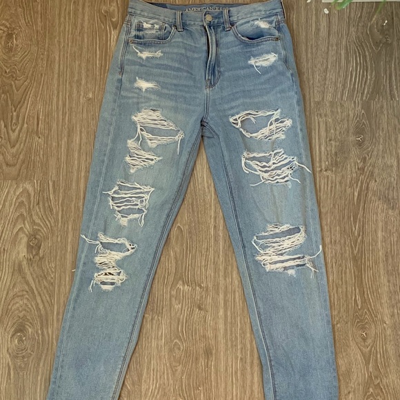 American eagle ripped mom jeans - Picture 3 of 3